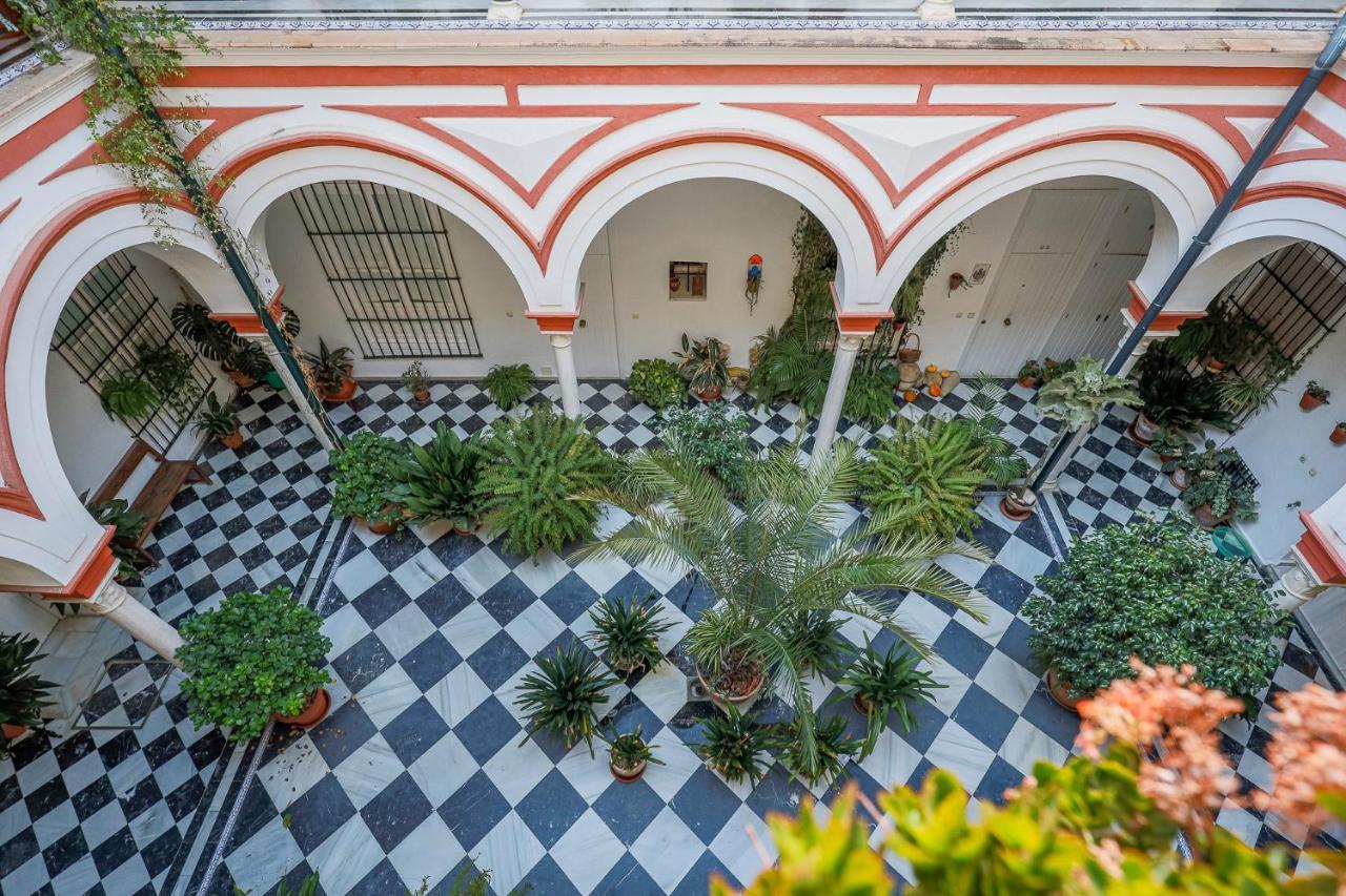 Apt. Casa Palacio Santa Cruz Cathedral Views - Sevilla Kültér fotó