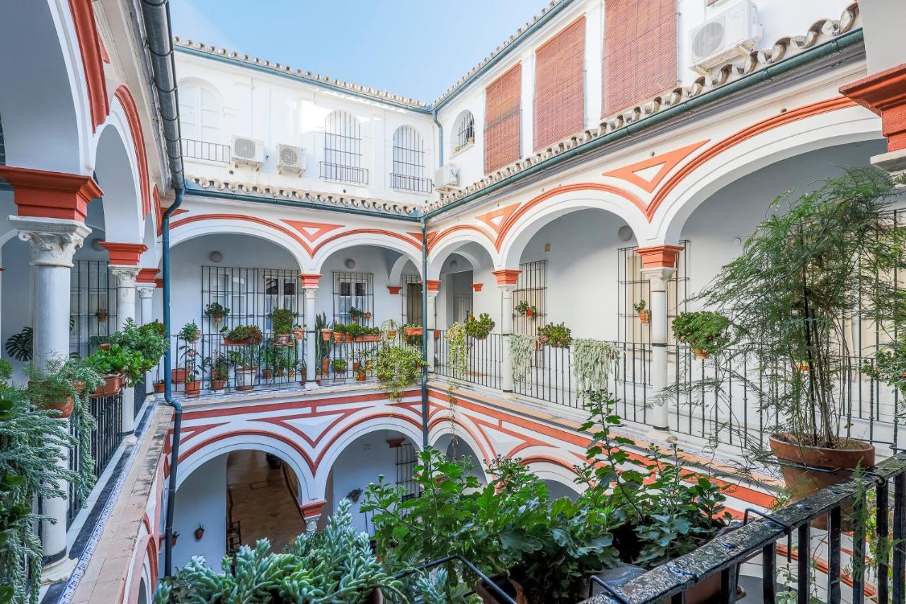 Apt. Casa Palacio Santa Cruz Cathedral Views - Sevilla Kültér fotó
